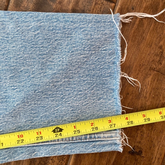 Abercrombie & Fitch The ‘90s Straight Ultra High Rise Denim Size 30/10R Raw Hem - Picture 8 of 8